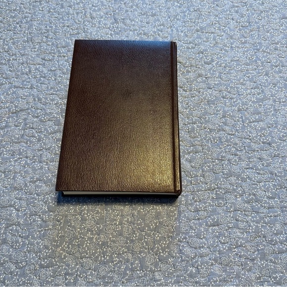 Louis L’Amour Book Leatherette Brown Gold Letters To The Far Blue Mountians - Picture 3 of 7